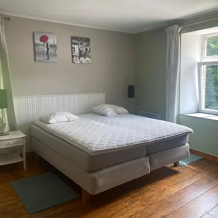 Le Petit Château De Harzé Hébergement de vacances *